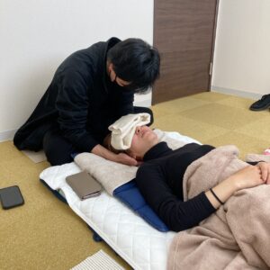 御殿場/マッサージ/足流/ヘッドスパ/三重/静岡/四日市/香秀/肩こり/首こり/自律神経